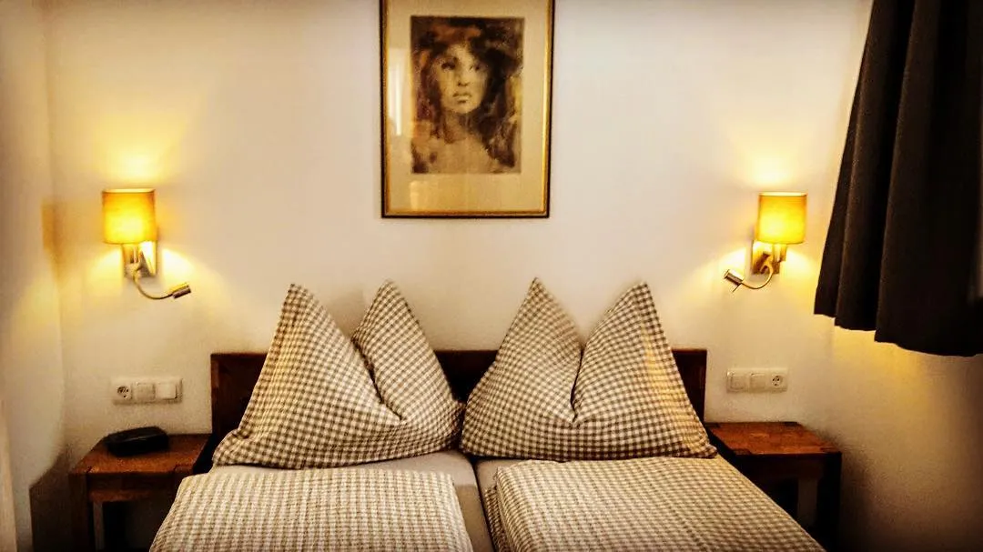 Ferienwohnung 2 — Schlafzimmer
